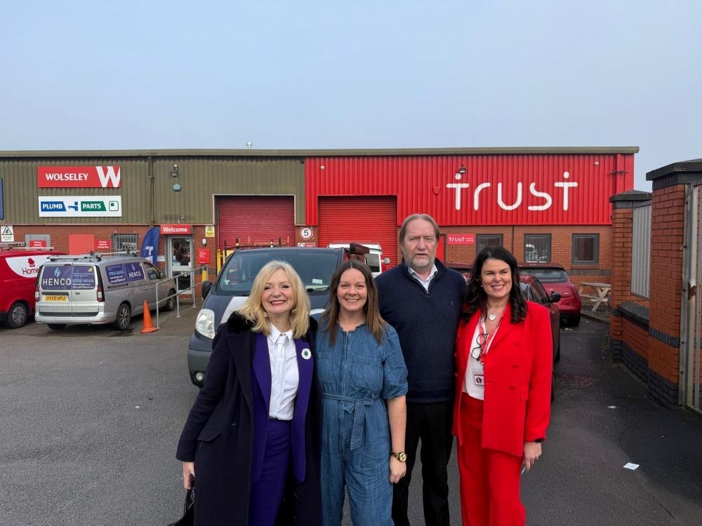 Trust Electric Traceybrabin Vickywilding Fionaconnor